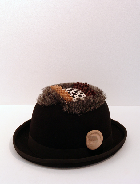 http://www.lara-vincy.com//images/evenement/107/carrousel/takako_hat_chess.jpg